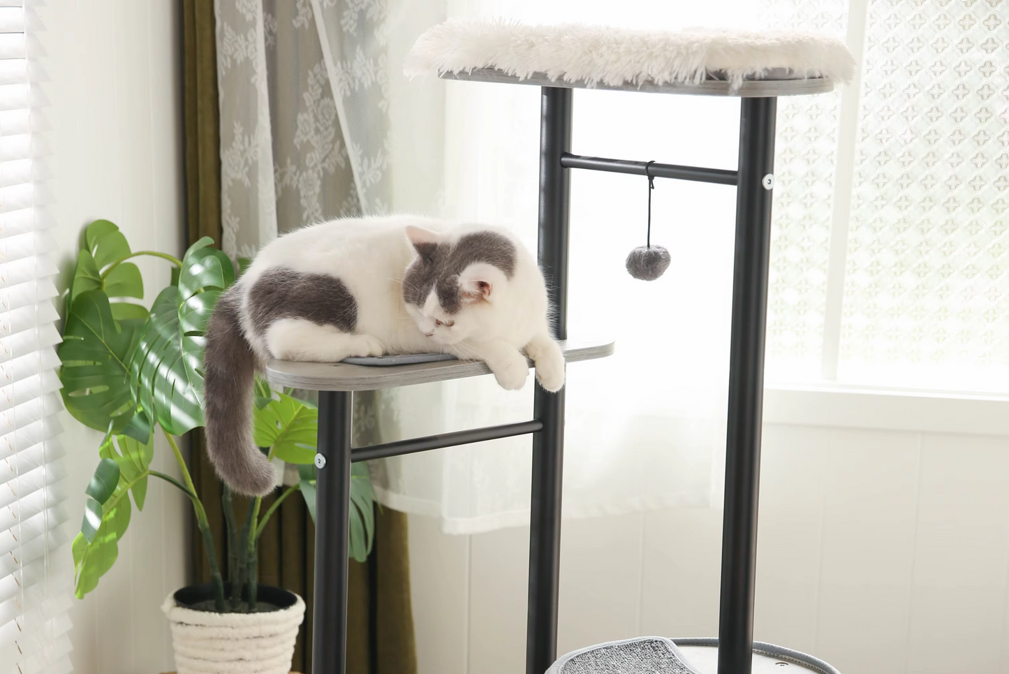 Luxury Modern Cat Tree – Metal, Multi-Level, Space-Saving (Scratching Post, Indoor)