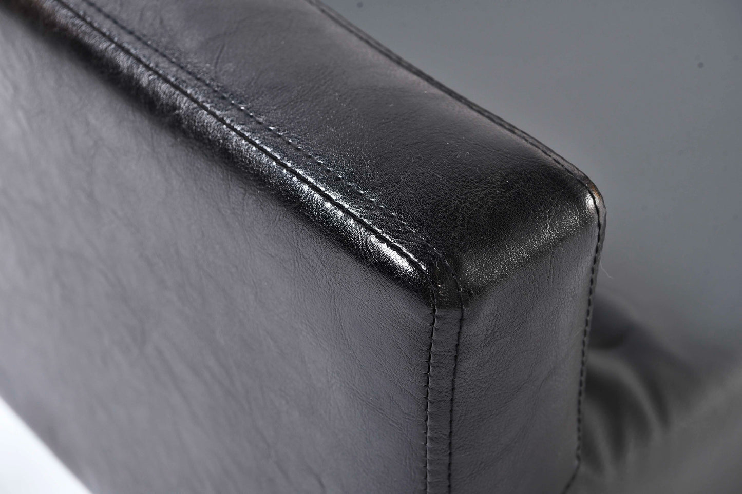2023 Factory Custom OEM Pet Sofa – PU Leather, Waterproof (Cat Couch/Dog Chair)